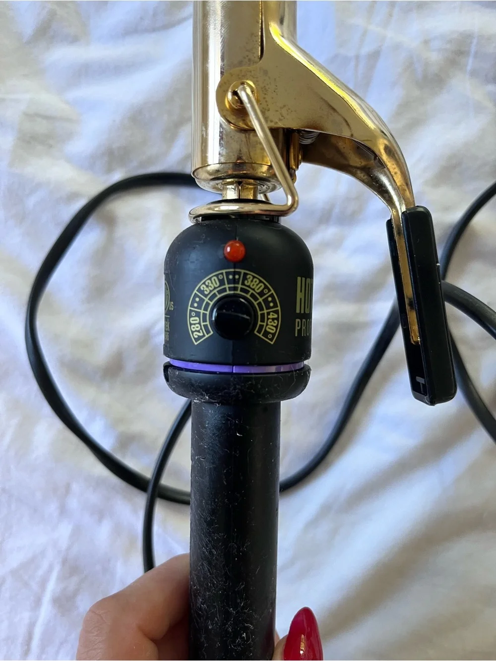 Hot Tools Gold and Black Curling Iron | Unbranded 1